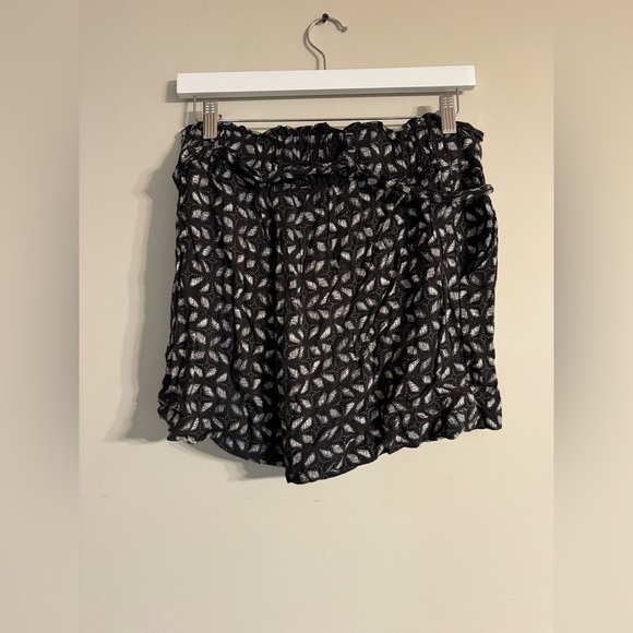 2/$10 Black and White Patterned Shorts - Picture 3 of 5
